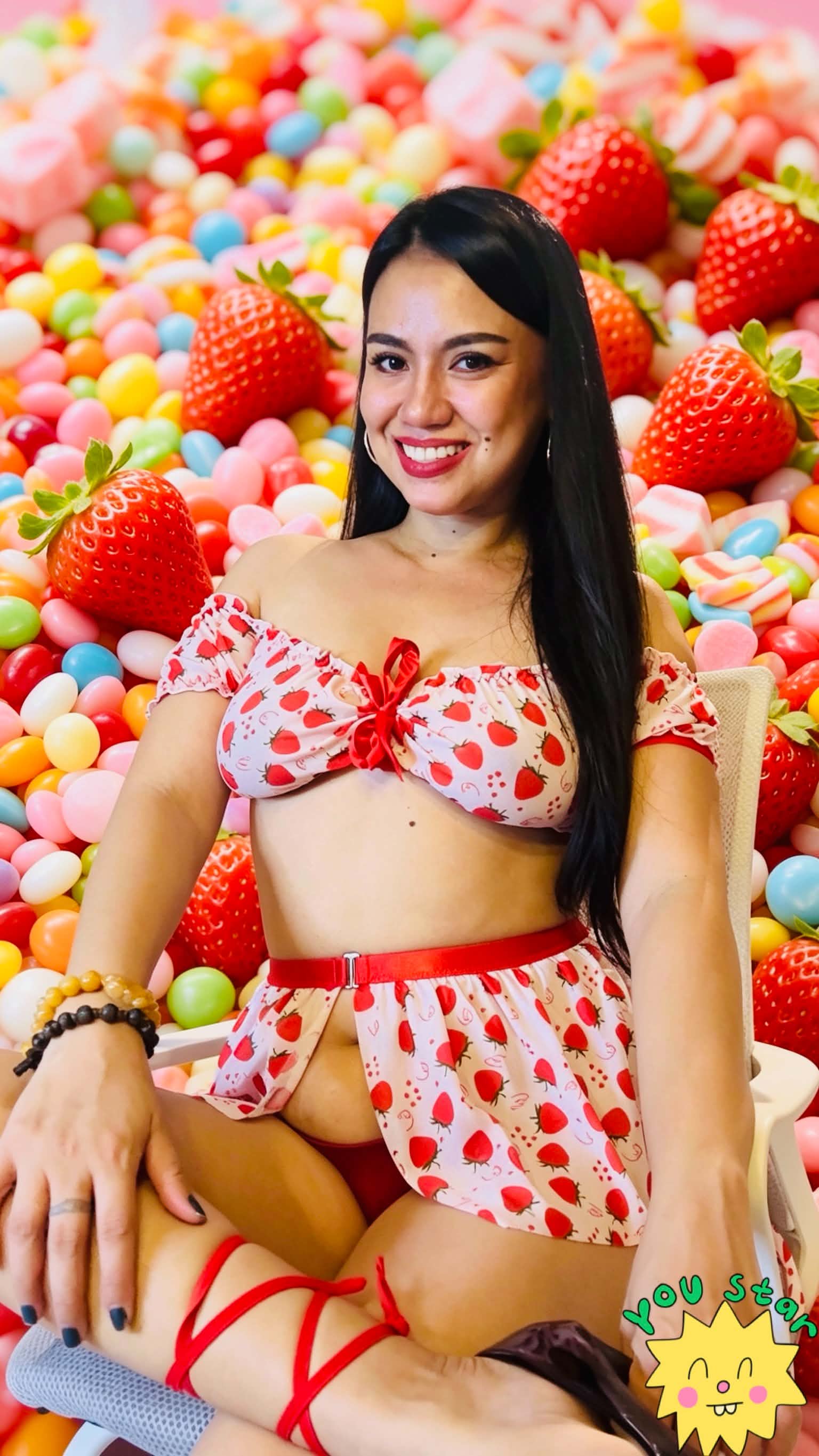 HeraAguilar Let me be your sweet candy, teasing your taste and making every moment sweeter over and over again. 🍬💋 image: 1