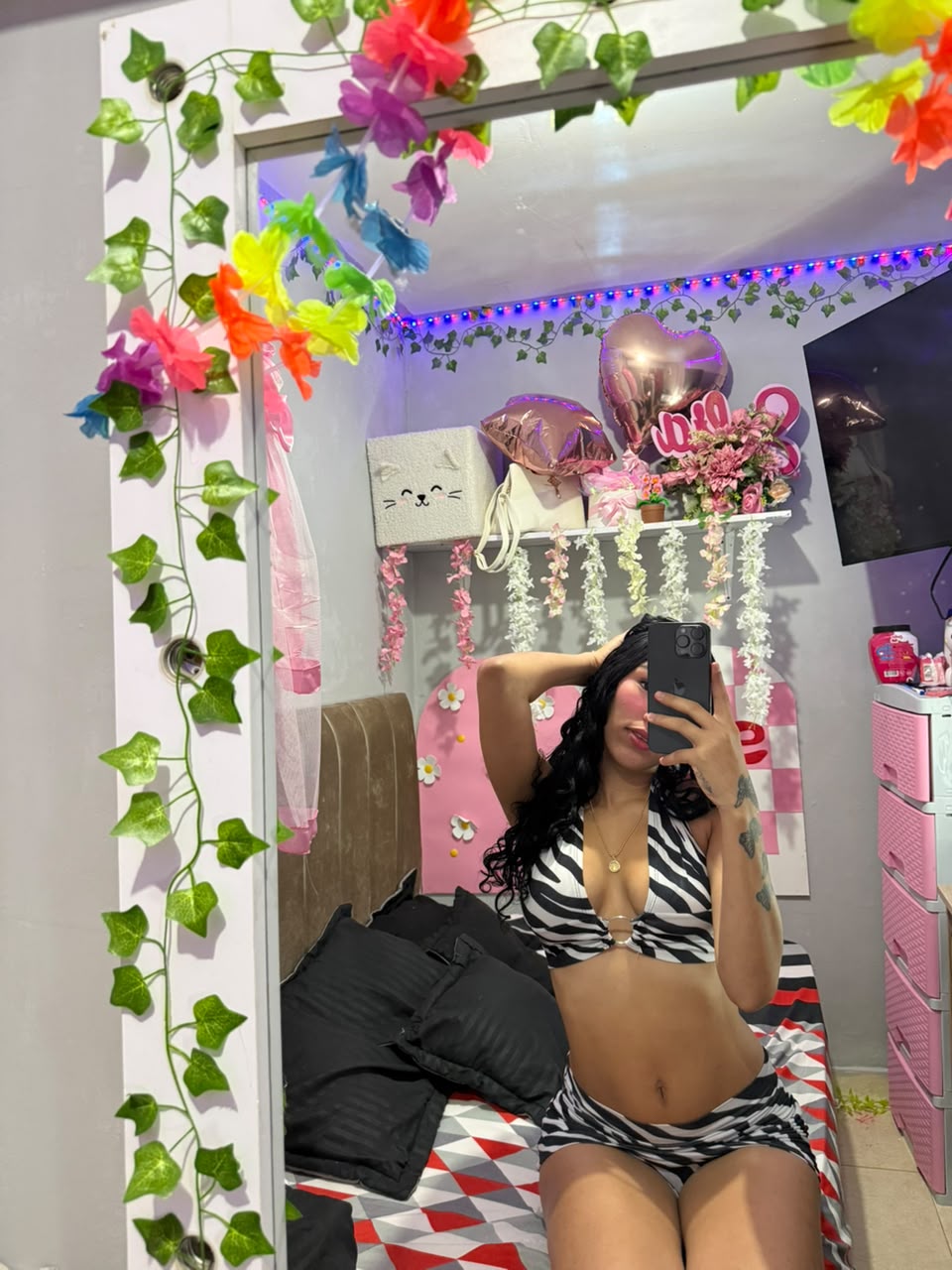 miabrown69 the number one image: 1