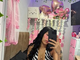 Live Chat with miabrown69 on BongaCams