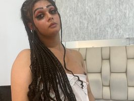 Bella-adams- Bella-adams-