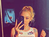 LadyBlueEyez-