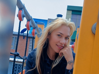 Alonndra hot