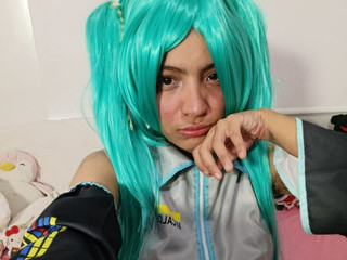 HATSUNE MIKU COSPLAY