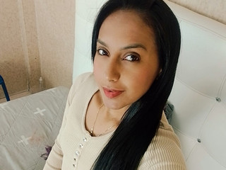life is better with me😚