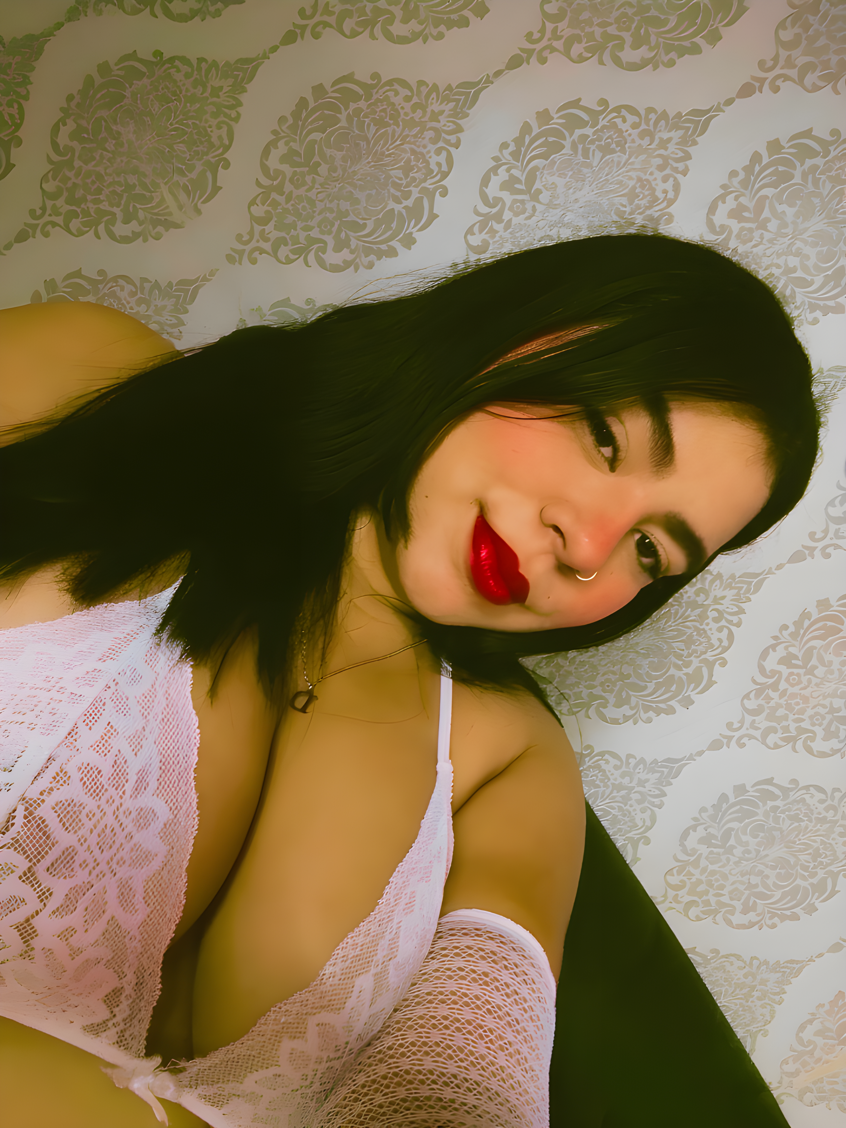Emely18 welcome image: 1