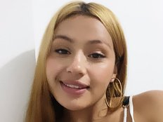 Lizz-Bela Live Webcam on BongaCams