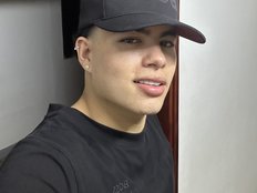 Clay-black Live Webcam on BongaCams