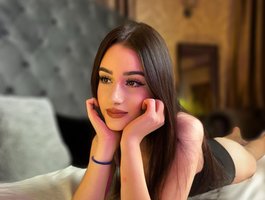 JadeYum Live Cam on BongaCams