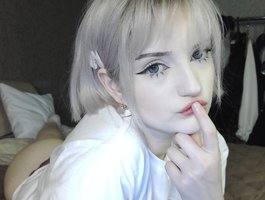 Watch  esmevelvet live on BongaCams