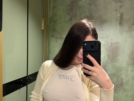 Watch  Karinaaleks live on BongaCams