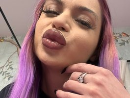 Tiny-Tease Live Cam on BongaCams