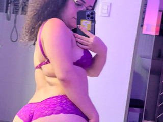 Your Curvy Crush Is Waiting ❤️