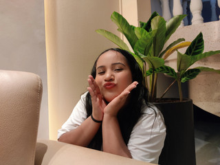 kisses from emma