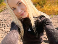 AliceAngelXO private show