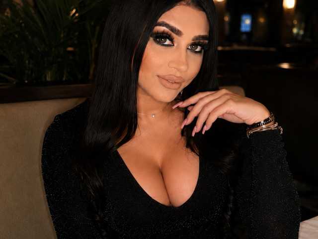 NicolleLexxy