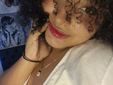 chloe-kisses — LIVE on BongaCams