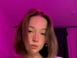 EllieTonee