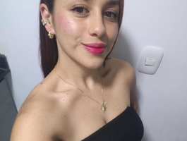 Watch  JadeZahar live on BongaCams