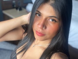 elahiamarquez Live Chat on BongaCams