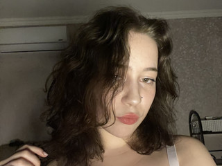Me🤫