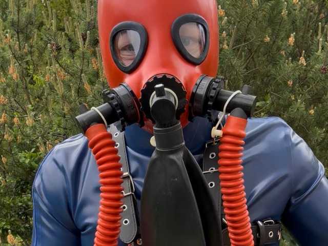 latexgasmask