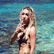prettybadgal