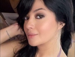 AlesiaJulie webcam