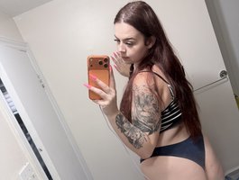 Watch  YourSexybbw live on BongaCams