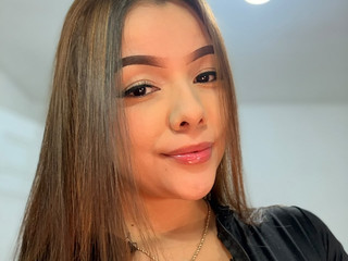 I don't chase looks, I attract them