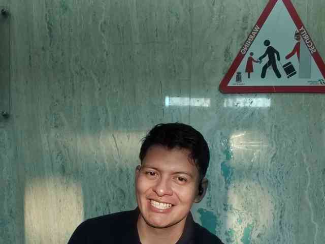 Carlos238023a