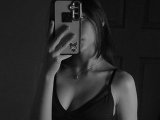 😇 Sweet face, dangerous intentions.
