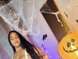 Webcam model EmiliWilliams from BongaCams