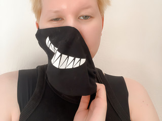 Black mask go