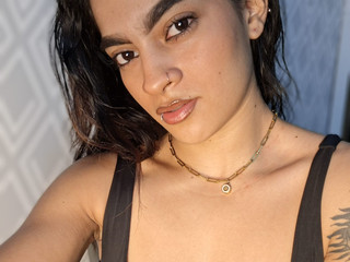 🌹 Confidence Never Looked So Good