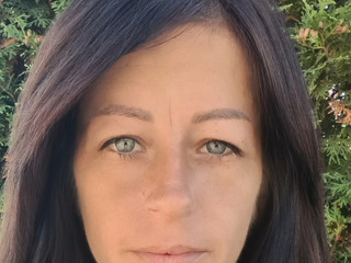 Blonde or blackjack hair?
