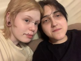 AliceAndMia in webcam