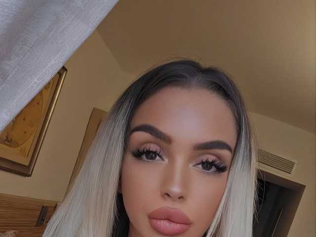 AprilHadid