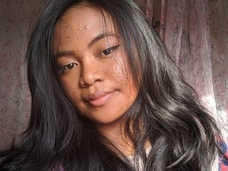Alyssa-luxa-1
