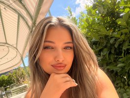VanillaGirly webcam