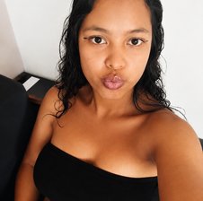 AmeliaHot