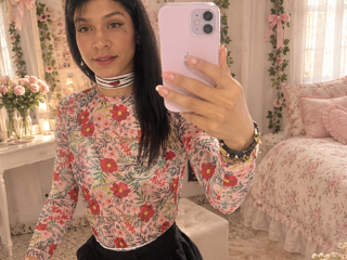 I'm your sweet girlfriend 😘❤️