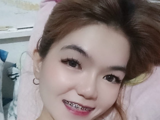 Hornygirl01