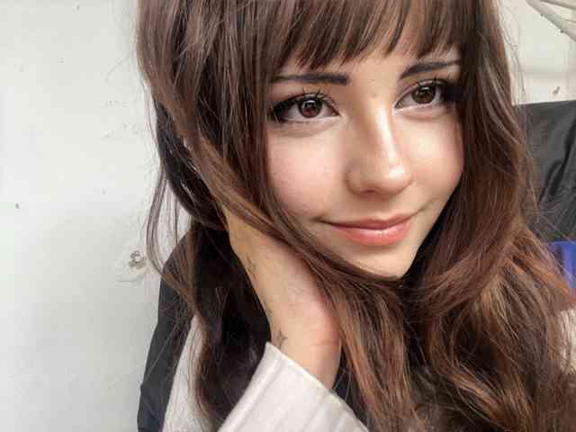 EllaYoung