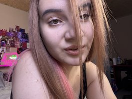 Live Chat with Min1Kara on BongaCams