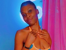 Petite-queen25 Live Chat on BongaCams