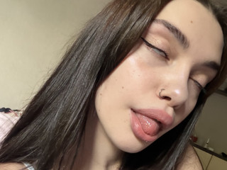 Me🎀