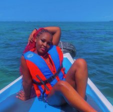 Zuri-sexy