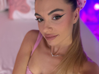 Pink lace, a cute bow in my hair