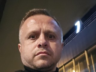 Modèle webcam Yurii-yen13