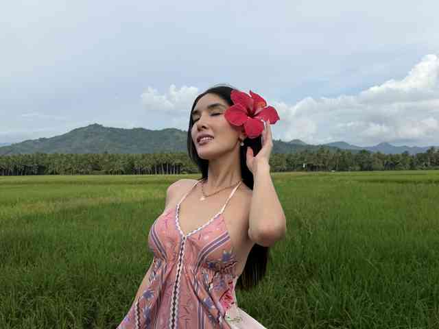 VenusLaurent
